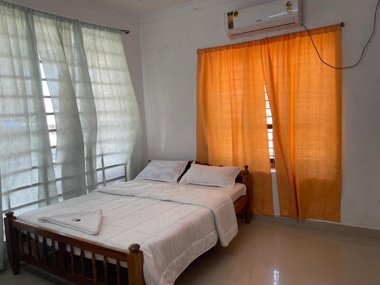 Somatheertham Resort Thiruvananthapuram Bilik gambar
